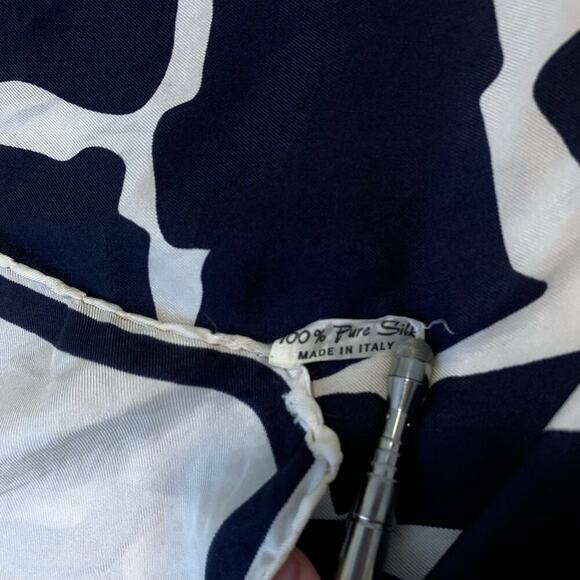 Silk Scarf Made in Italy Rare Navy and Ivory Timeless Rolled Edge Square - Picture 5 of 6